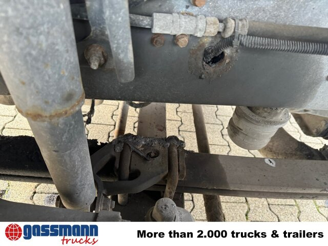 Volvo FM 380 6x4 R mit Brandschaden - Billenőplatós teherautó: 3 kép. Volvo FM 380 6x4 R mit Brandschaden - Billenőplatós teherautó: 3 kép.