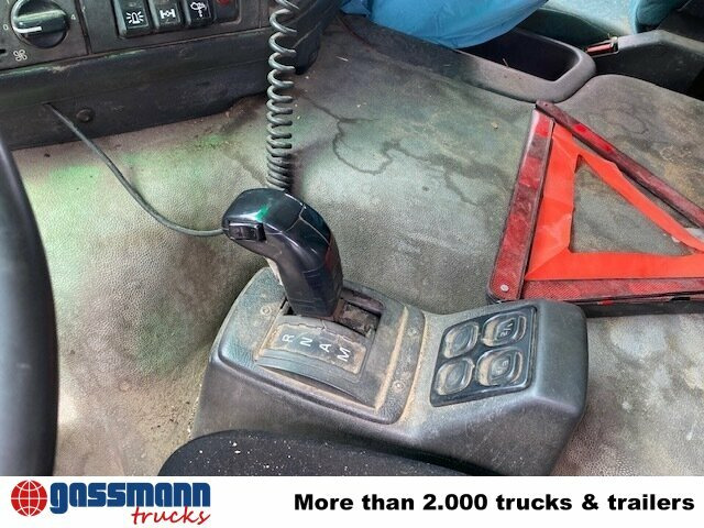 Volvo FM12-420 4x2 mit Heckkran Jonsered 1090, - Billenőplatós teherautó, Darus autó: 5 kép. Volvo FM12-420 4x2 mit Heckkran Jonsered 1090, - Billenőplatós teherautó, Darus autó: 5 kép.