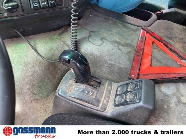 Volvo FM12-420 4x2 mit Heckkran Jonsered 1090, - Billenőplatós teherautó, Darus autó: 5 kép. Volvo FM12-420 4x2 mit Heckkran Jonsered 1090, - Billenőplatós teherautó, Darus autó: 5 kép.