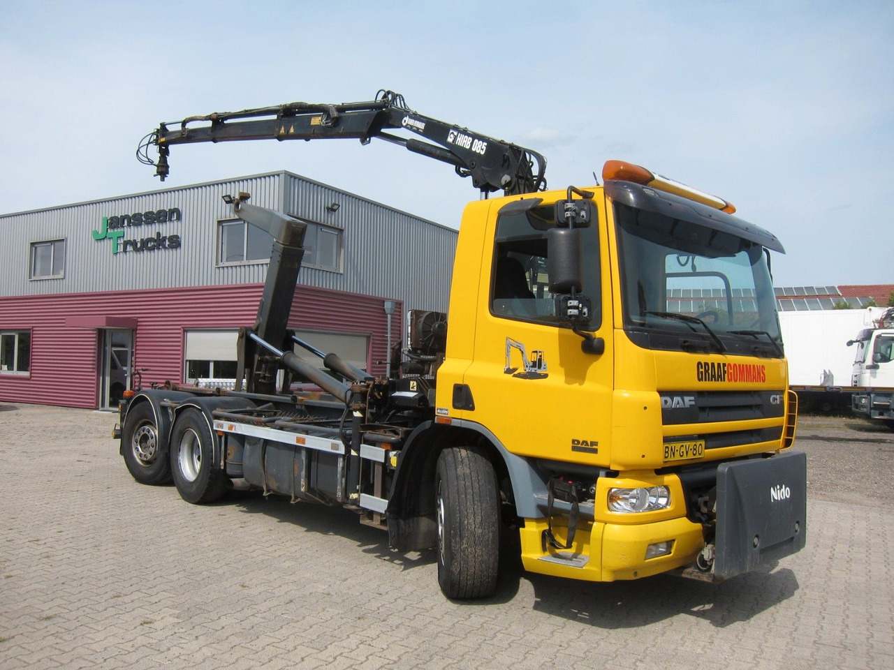 DAF CF 75 310 6X2*4 Hiab Kran Haken Manual Funk E3 - Horgos rakodó teherautó, Darus autó: 1 kép. DAF CF 75 310 6X2*4 Hiab Kran Haken Manual Funk E3 - Horgos rakodó teherautó, Darus autó: 1 kép.