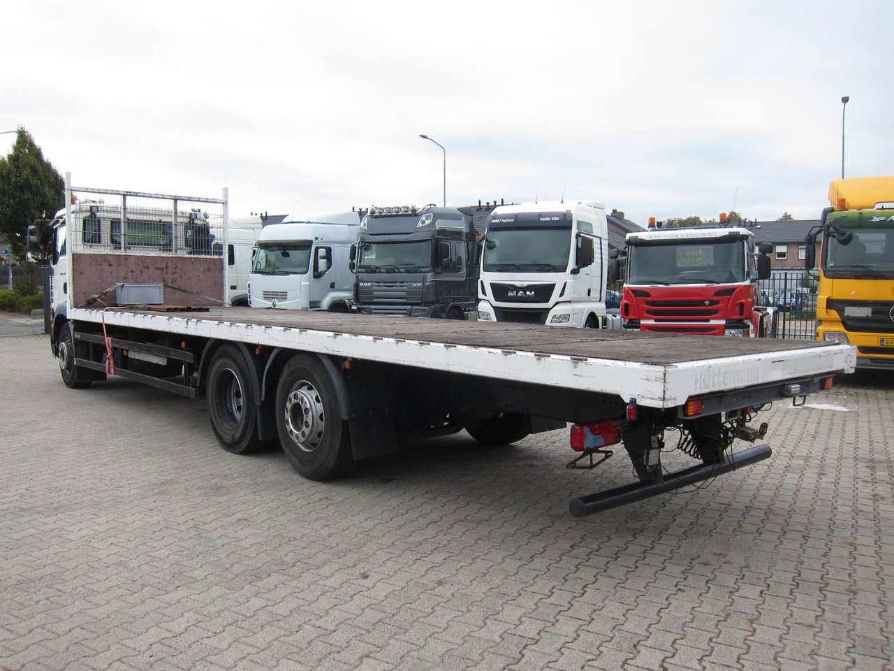 MAN TGM 26 340 6X2*4 BL Plateau Manual - Platós teherautó: 3 kép. MAN TGM 26 340 6X2*4 BL Plateau Manual - Platós teherautó: 3 kép.