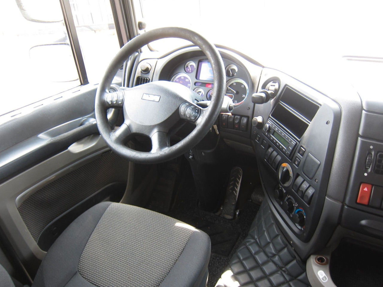 Nyergesvontató DAF XF 105 510 6X2 Copma 21t/m Kran/Crane/ Grua/Funk: 14 kép. Nyergesvontató DAF XF 105 510 6X2 Copma 21t/m Kran/Crane/ Grua/Funk: 14 kép.