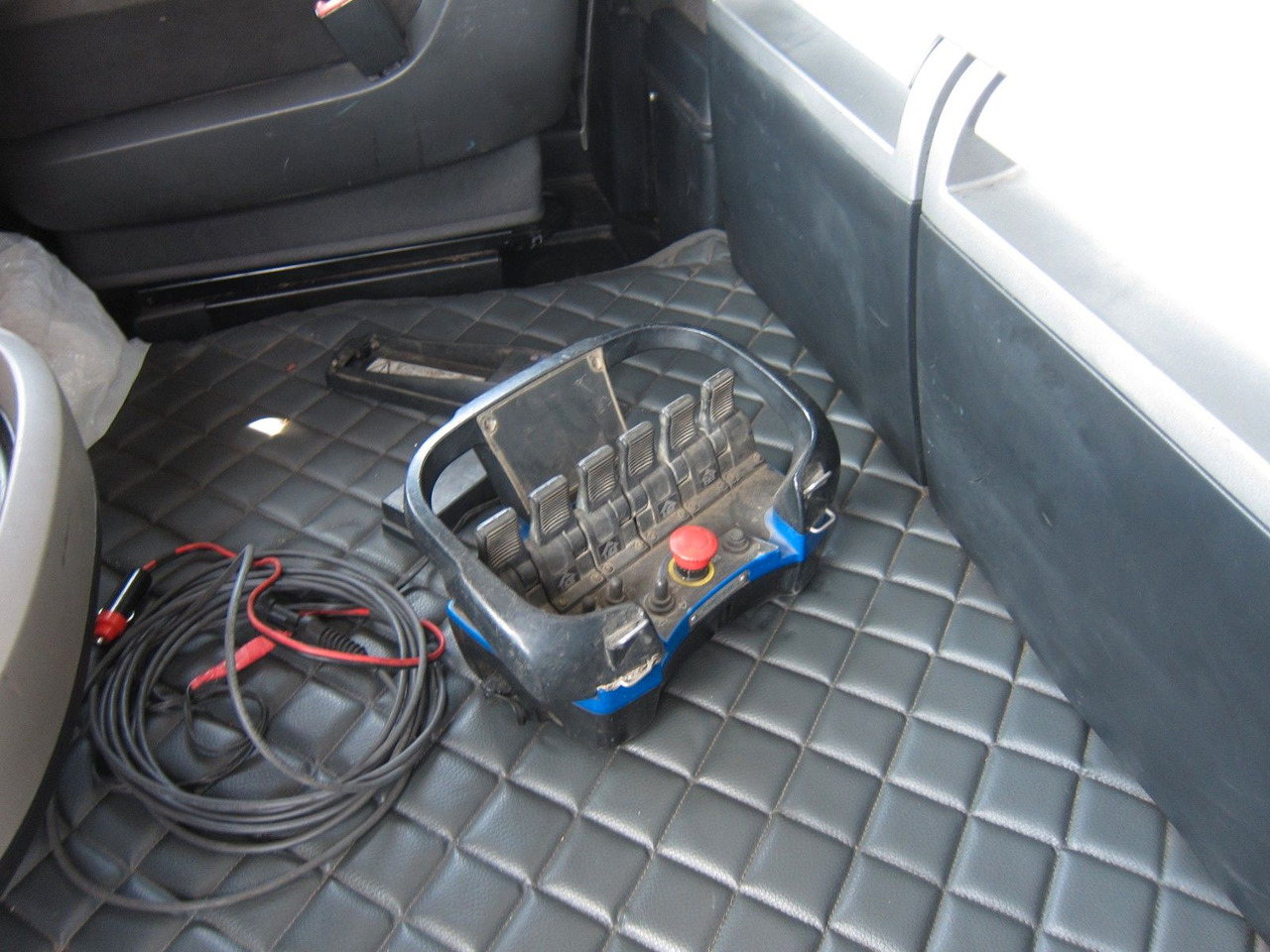 Nyergesvontató DAF XF 105 510 6X2 Copma 21t/m Kran/Crane/ Grua/Funk: 12 kép. Nyergesvontató DAF XF 105 510 6X2 Copma 21t/m Kran/Crane/ Grua/Funk: 12 kép.