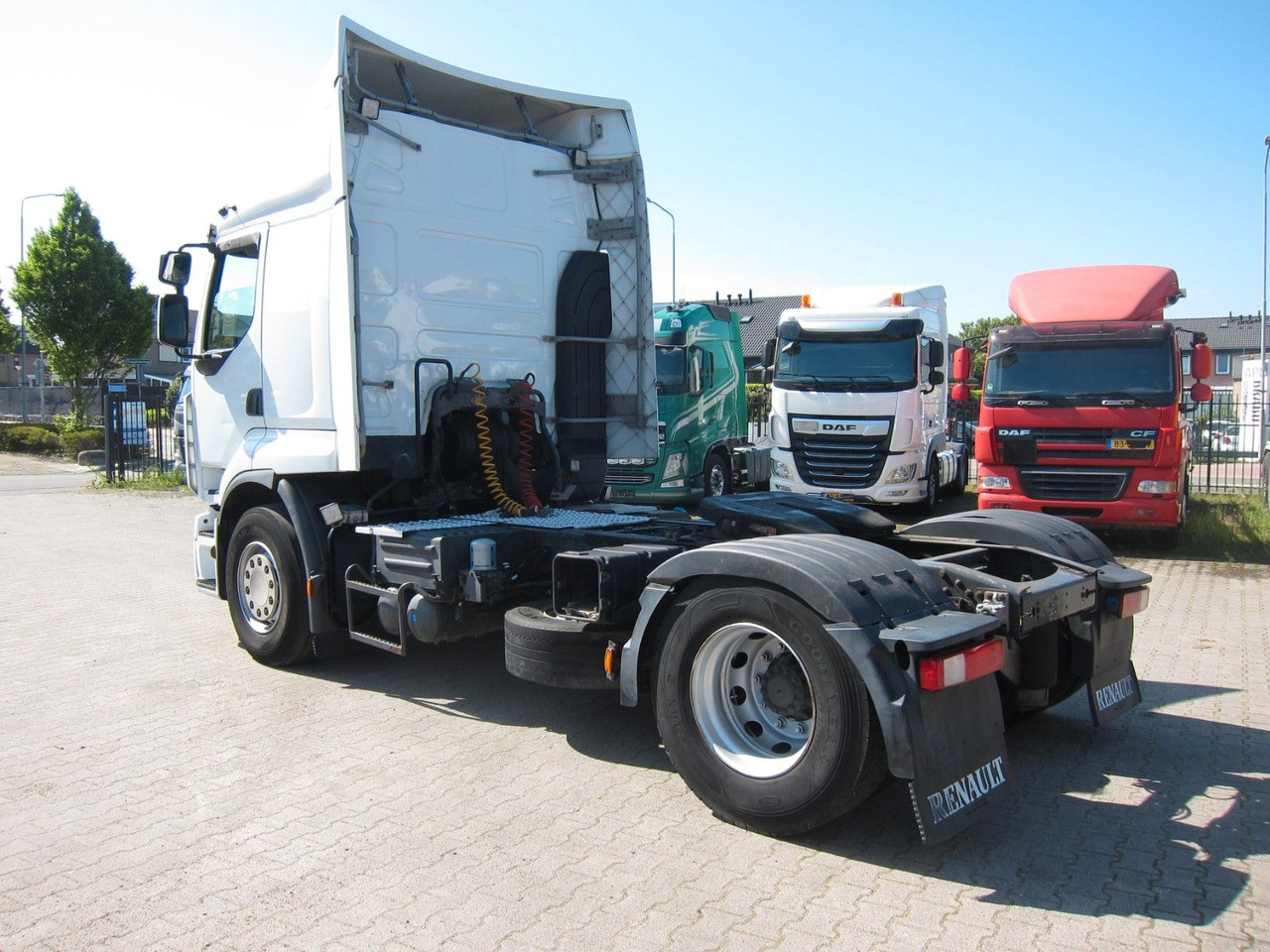 Renault Premium 440 DXI Steel/Air 623000km Belgian Truck - Nyergesvontató: 4 kép. Renault Premium 440 DXI Steel/Air 623000km Belgian Truck - Nyergesvontató: 4 kép.