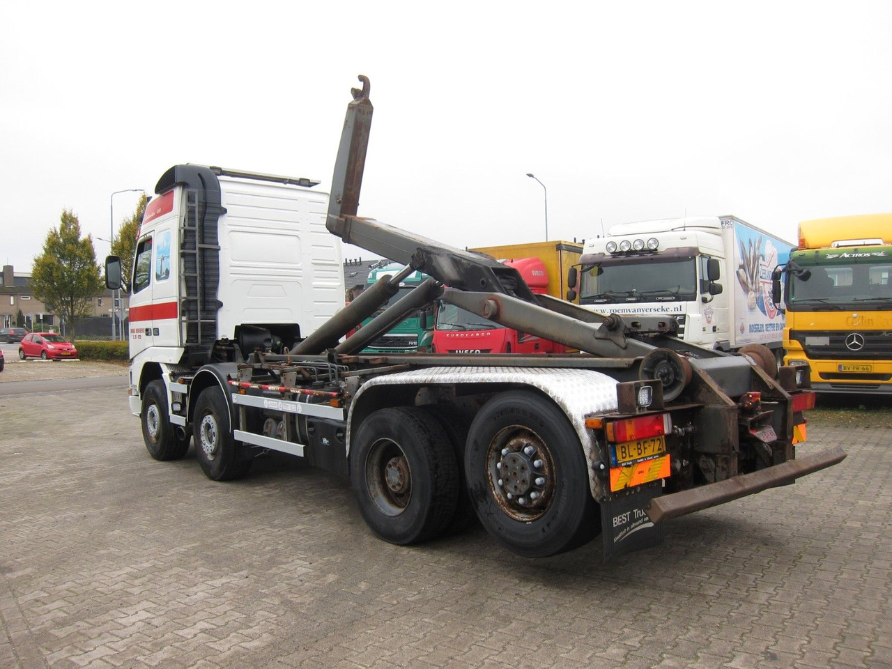 Volvo FH 460 Globe 8X2 Haken 25T Manual Ap-Achse - Horgos rakodó teherautó: 2 kép. Volvo FH 460 Globe 8X2 Haken 25T Manual Ap-Achse - Horgos rakodó teherautó: 2 kép.