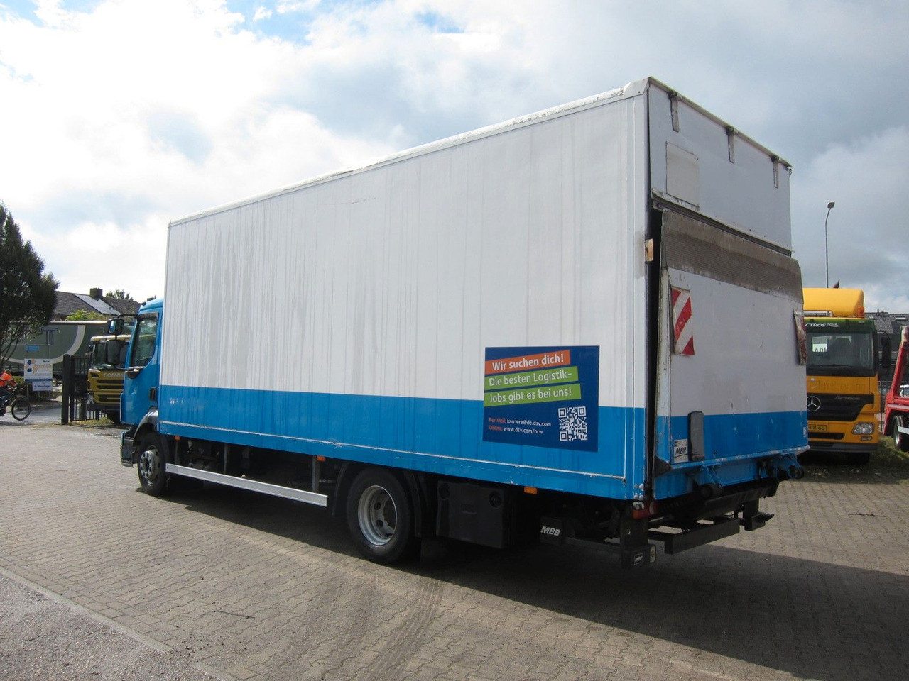 Volvo FL 240 12T Koffer KBW Manual - Dobozos felépítményű teherautó: 3 kép. Volvo FL 240 12T Koffer KBW Manual - Dobozos felépítményű teherautó: 3 kép.