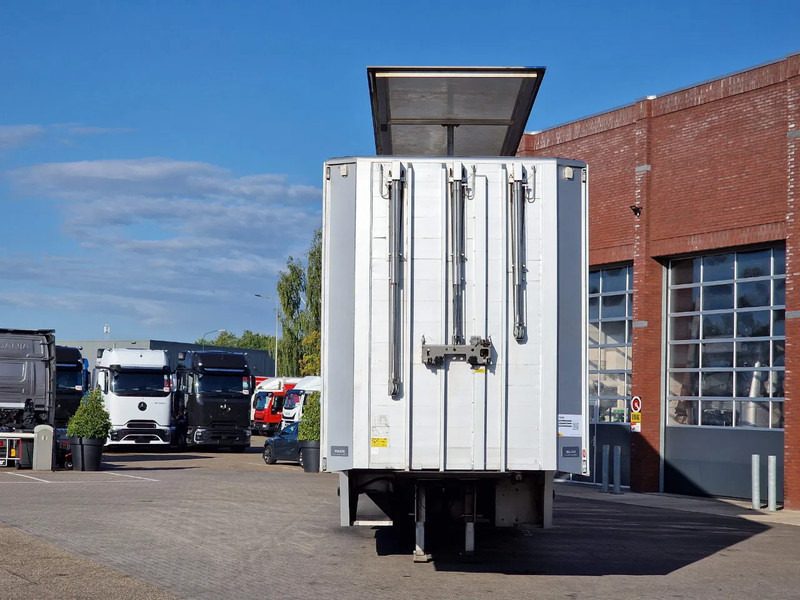 Berdex 2/3/4 deck Livestock trailer - Water & Ventilation - Loadlift - Lifting roof - Steering axle - Félpótkocsi állatszállító: 2 kép. Berdex 2/3/4 deck Livestock trailer - Water & Ventilation - Loadlift - Lifting roof - Steering axle - Félpótkocsi állatszállító: 2 kép.