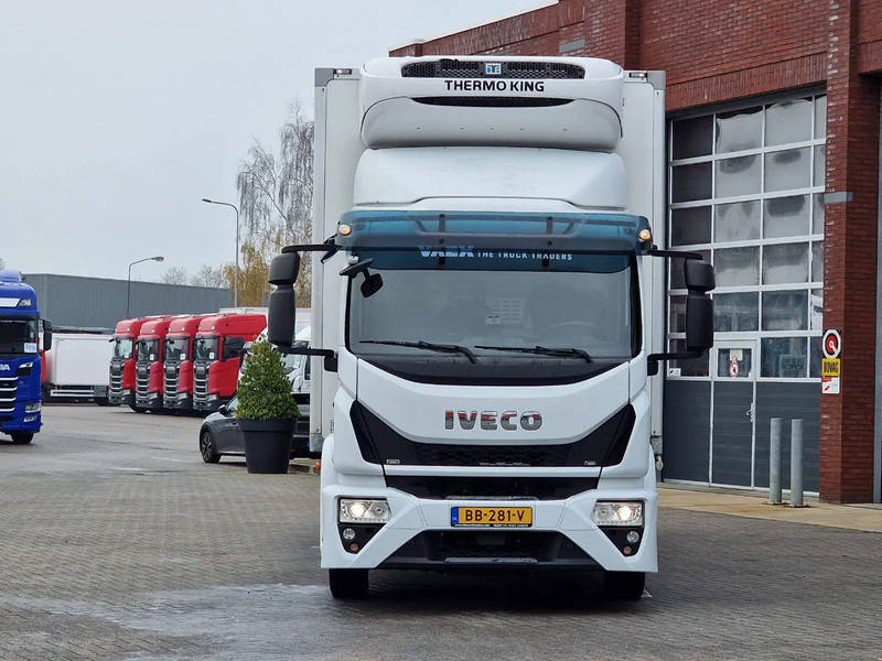Iveco Eurocargo 120.250 4x2 - Thermoking T-800R Frigo - Loadlift - Euro 6 - Automatic - Hőszigetelt teherautó: 2 kép. Iveco Eurocargo 120.250 4x2 - Thermoking T-800R Frigo - Loadlift - Euro 6 - Automatic - Hőszigetelt teherautó: 2 kép.