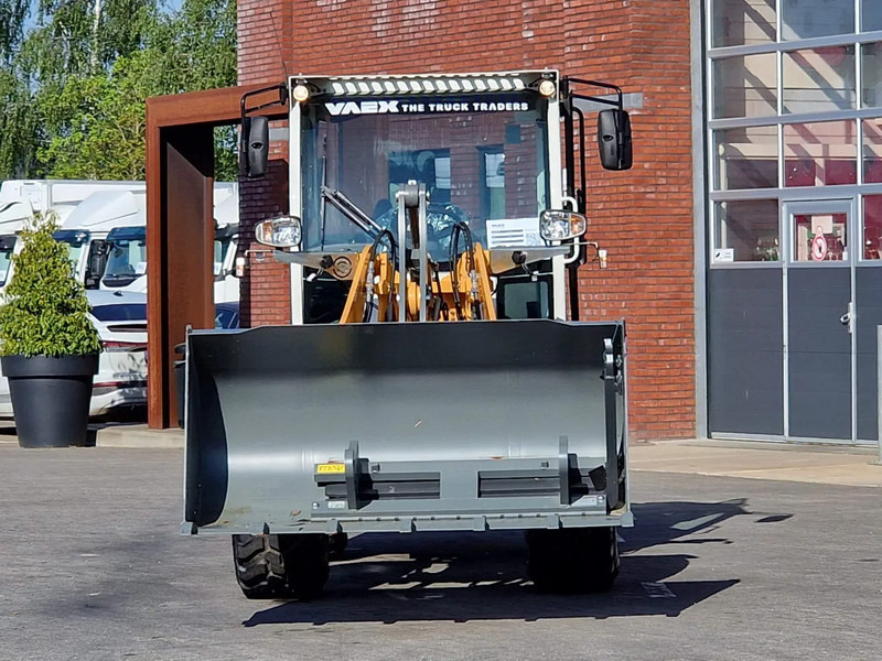 Liebherr L506 compact - New - Bucket + pallet forks - 46 KW - Gumikerekes homlokrakodó: 4 kép. Liebherr L506 compact - New - Bucket + pallet forks - 46 KW - Gumikerekes homlokrakodó: 4 kép.