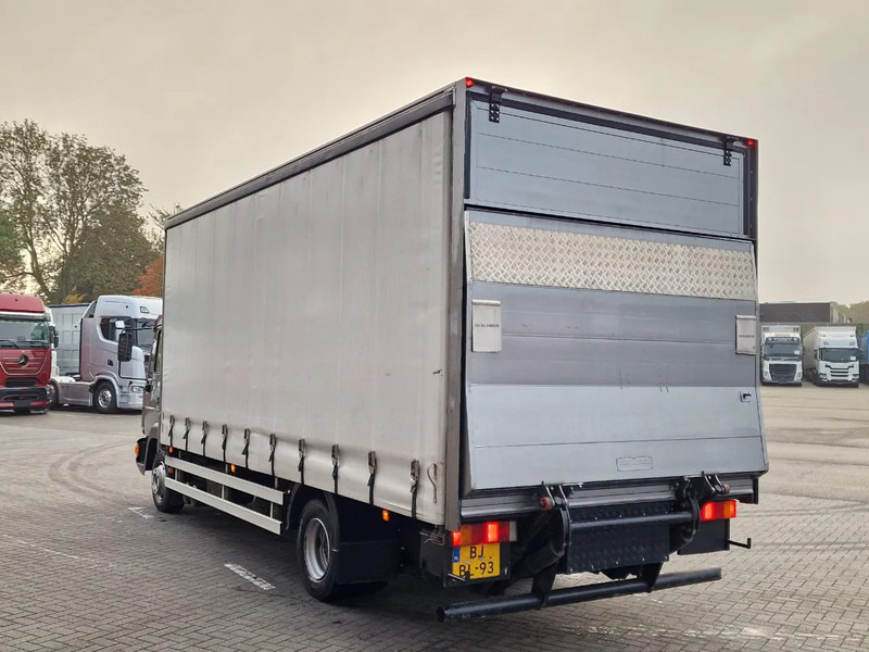 MAN TGL 12.220 LL 4x2 Box , loading lift - Dobozos felépítményű teherautó: 5 kép. MAN TGL 12.220 LL 4x2 Box , loading lift - Dobozos felépítményű teherautó: 5 kép.