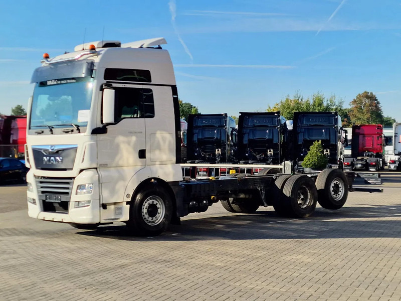 MAN TGX 26.500 6x2 XXL - Chassis - Full air - Night clima - AS Tronic - - Alvaz teherautó: 3 kép. MAN TGX 26.500 6x2 XXL - Chassis - Full air - Night clima - AS Tronic - - Alvaz teherautó: 3 kép.