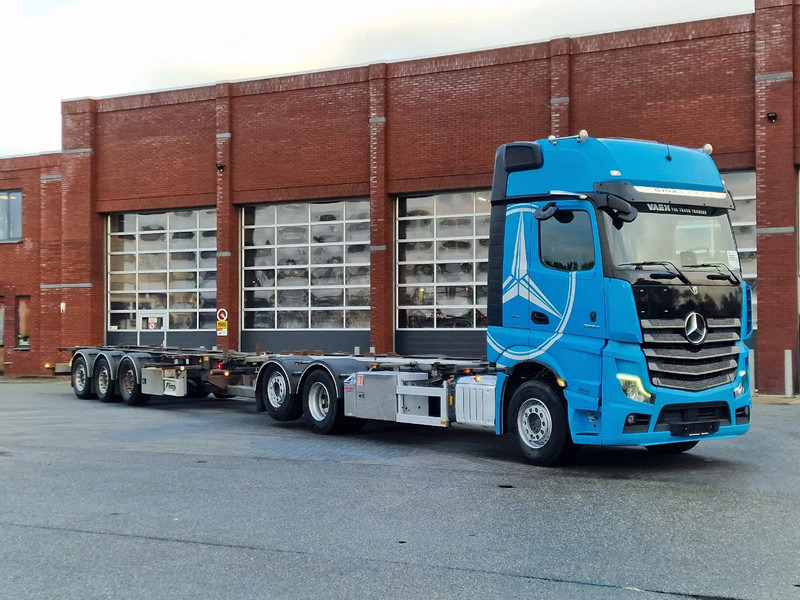 Mercedes-Benz Actros 2553 6x2 - BDF - Retarder - 4.90 WB - Full air + Fliegl trailer 2017 - Cserefelépítményes teherautó: 1 kép. Mercedes-Benz Actros 2553 6x2 - BDF - Retarder - 4.90 WB - Full air + Fliegl trailer 2017 - Cserefelépítményes teherautó: 1 kép.