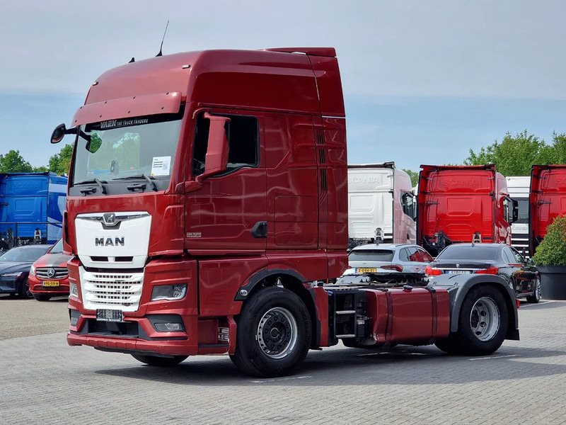 MAN TGX 18.510 4x2 - Retarder - Night clima - 2x tank - Navi - Full spoiler - Nyergesvontató: 3 kép. MAN TGX 18.510 4x2 - Retarder - Night clima - 2x tank - Navi - Full spoiler - Nyergesvontató: 3 kép.