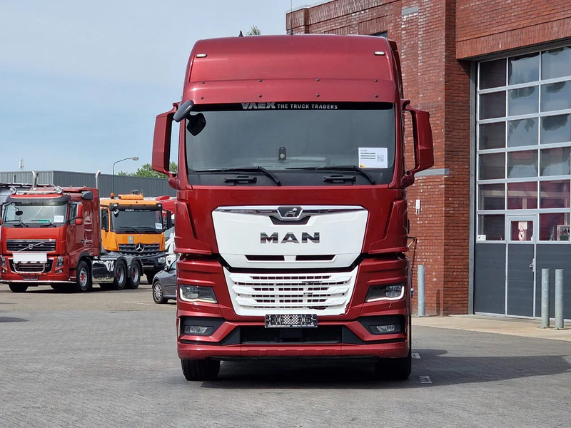 MAN TGX 18.510 4x2 - Retarder - Night clima - 2x tank - Navi - Full spoiler - Nyergesvontató: 2 kép. MAN TGX 18.510 4x2 - Retarder - Night clima - 2x tank - Navi - Full spoiler - Nyergesvontató: 2 kép.