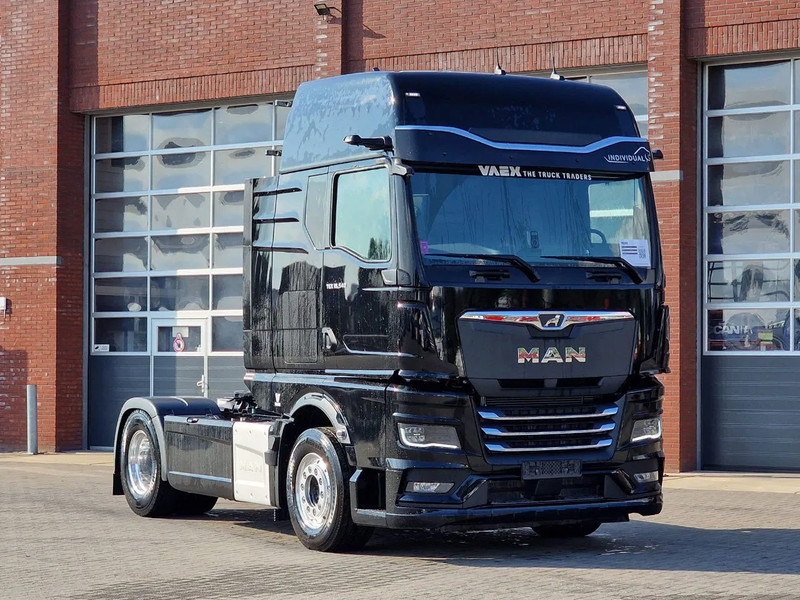 MAN TGX 18.540 - New - Full spec - Retarder - 2x tank - Full spoiler - Nyergesvontató: 1 kép. MAN TGX 18.540 - New - Full spec - Retarder - 2x tank - Full spoiler - Nyergesvontató: 1 kép.