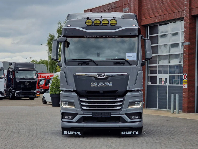 MAN TGX 26.540 6x2/4 - New - Retarder - PTO - Custom exterior - Chassis cover - NEW - Nyergesvontató: 2 kép. MAN TGX 26.540 6x2/4 - New - Retarder - PTO - Custom exterior - Chassis cover - NEW - Nyergesvontató: 2 kép.