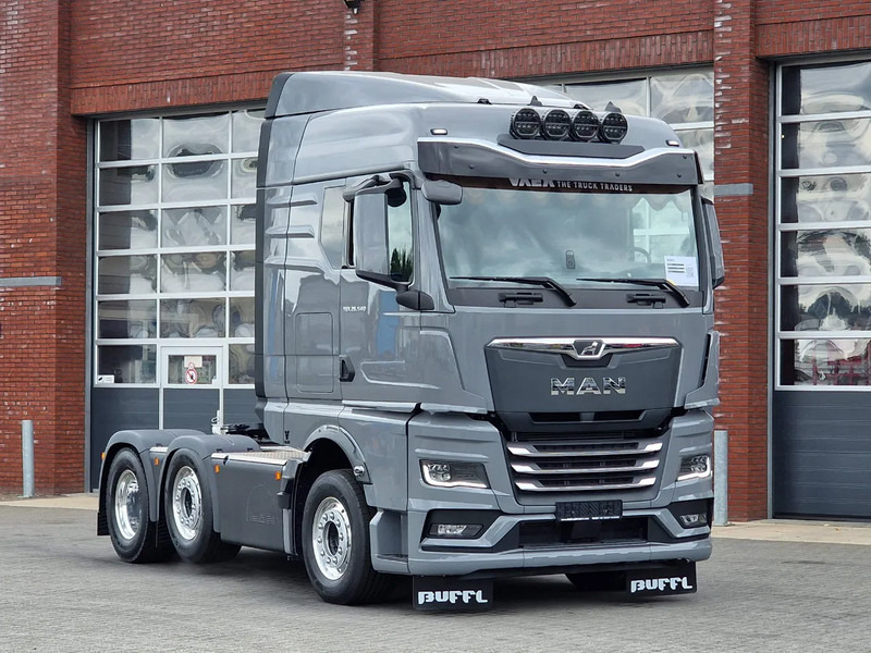 MAN TGX 26.540 6x2/4 - New - Retarder - PTO - Custom exterior - Chassis cover - NEW - Nyergesvontató: 1 kép. MAN TGX 26.540 6x2/4 - New - Retarder - PTO - Custom exterior - Chassis cover - NEW - Nyergesvontató: 1 kép.