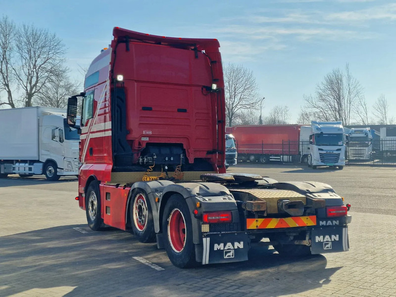 MAN TGX 26.560 XXL 6x2/4 - Custom interior - Steering axle - Euro 6 - AS Tronic - Nyergesvontató: 5 kép. MAN TGX 26.560 XXL 6x2/4 - Custom interior - Steering axle - Euro 6 - AS Tronic - Nyergesvontató: 5 kép.