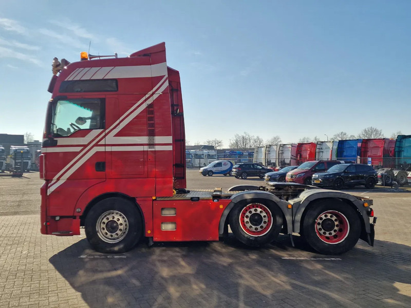 MAN TGX 26.560 XXL 6x2/4 - Custom interior - Steering axle - Euro 6 - AS Tronic - Nyergesvontató: 4 kép. MAN TGX 26.560 XXL 6x2/4 - Custom interior - Steering axle - Euro 6 - AS Tronic - Nyergesvontató: 4 kép.