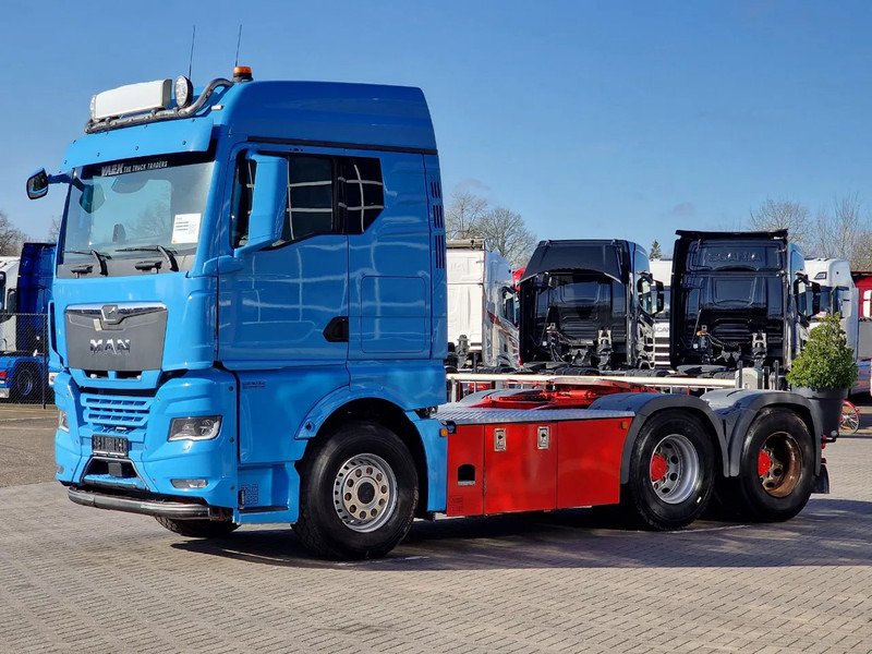 MAN TGX 33.510 6x4 - Facelift - Low km 252Tkm - Navi - Sliding 5th wheel - Nyergesvontató: 3 kép. MAN TGX 33.510 6x4 - Facelift - Low km 252Tkm - Navi - Sliding 5th wheel - Nyergesvontató: 3 kép.