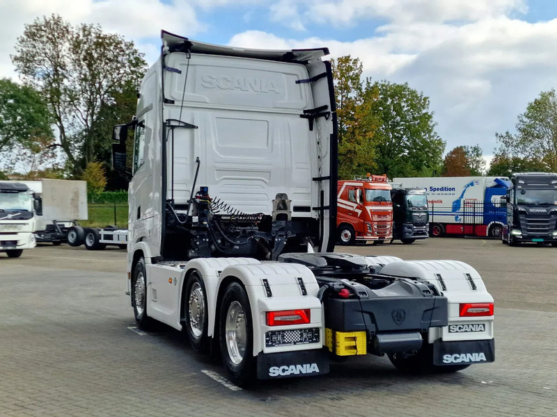 Scania 770S V8 NGS Highline 6x2/4 - New - Old dashboard - Full spec - Retarder - Night clima - Led - Leather - Navi - Nyergesvontató: 5 kép. Scania 770S V8 NGS Highline 6x2/4 - New - Old dashboard - Full spec - Retarder - Night clima - Led - Leather - Navi - Nyergesvontató: 5 kép.