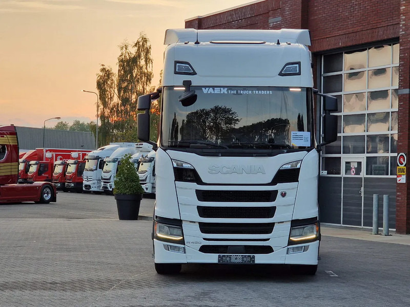 Scania R450 NGS Highline 4x2 - Retarder - Full air - Led - Navi - 2x tank - Nyergesvontató: 2 kép. Scania R450 NGS Highline 4x2 - Retarder - Full air - Led - Navi - 2x tank - Nyergesvontató: 2 kép.