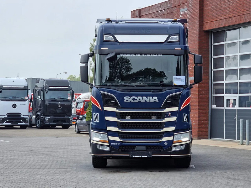 Scania R520 V8 NGS Highline 6x2 - PTO/Hydraulic - Full air - 2.95 WB - Navi - Fridge - Sliding 5th wheel - Nyergesvontató: 2 kép. Scania R520 V8 NGS Highline 6x2 - PTO/Hydraulic - Full air - 2.95 WB - Navi - Fridge - Sliding 5th wheel - Nyergesvontató: 2 kép.