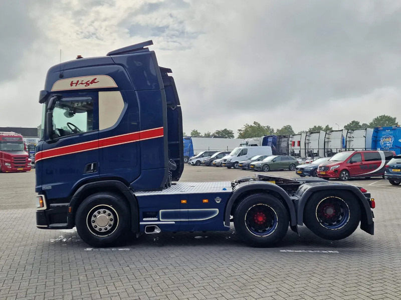 Scania R520 V8 NGS Highline 6x2 - PTO/Hydraulic - Full air - 2.95 WB - Navi - Fridge - Sliding 5th wheel - Nyergesvontató: 4 kép. Scania R520 V8 NGS Highline 6x2 - PTO/Hydraulic - Full air - 2.95 WB - Navi - Fridge - Sliding 5th wheel - Nyergesvontató: 4 kép.