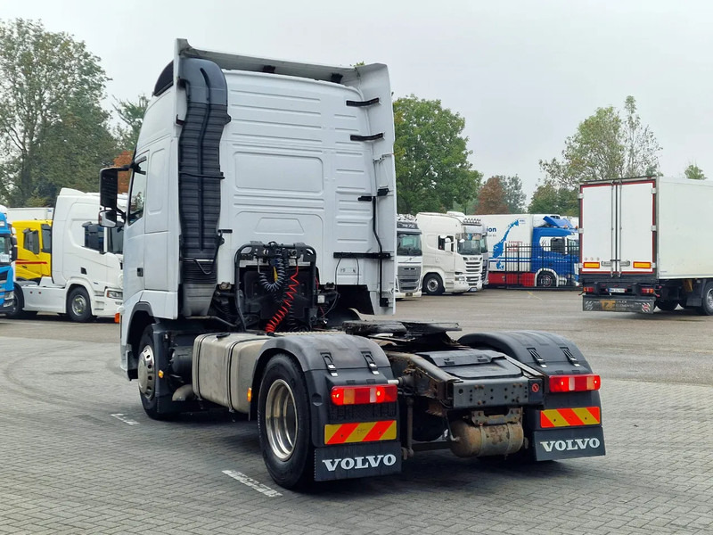 Volvo FH 13.440 Globetrotter XL 4x2 - Manual gearbox - Euro 5 - Low KM - Nyergesvontató: 5 kép. Volvo FH 13.440 Globetrotter XL 4x2 - Manual gearbox - Euro 5 - Low KM - Nyergesvontató: 5 kép.