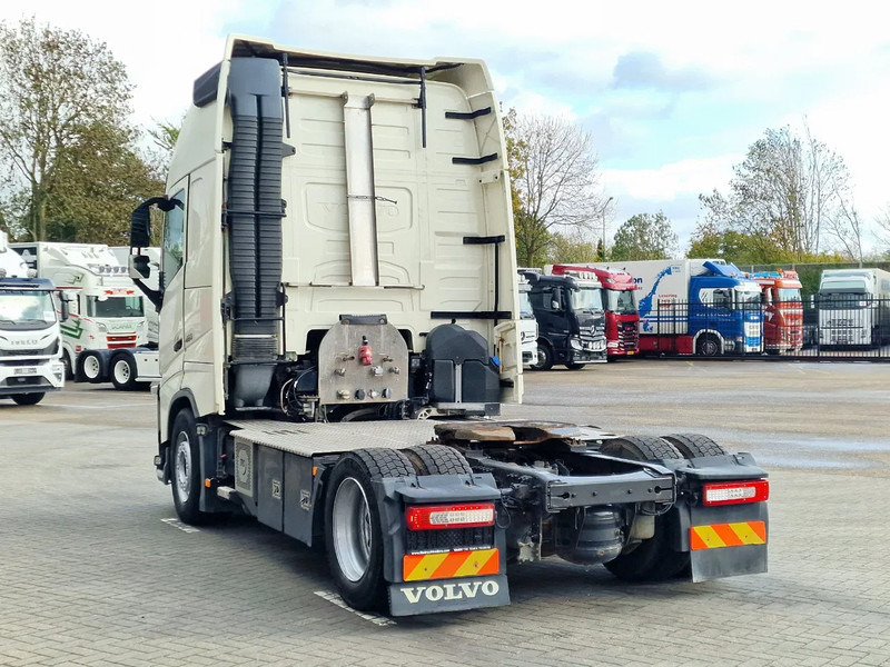 Volvo FH 13.460 Globetrotter XL - PTO/Hydraulic - I parkcool - Full air - TV - Fridge - Nyergesvontató: 5 kép. Volvo FH 13.460 Globetrotter XL - PTO/Hydraulic - I parkcool - Full air - TV - Fridge - Nyergesvontató: 5 kép.