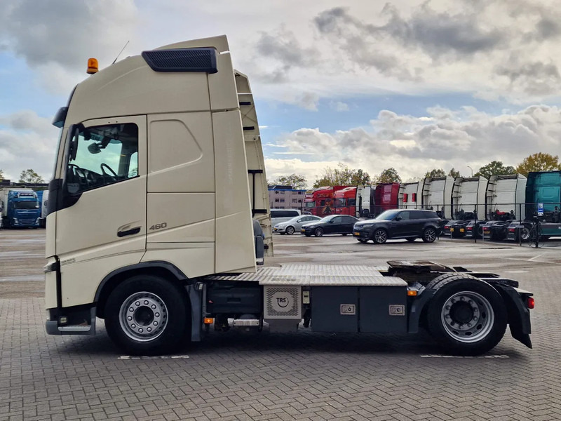 Volvo FH 13.460 Globetrotter XL - PTO/Hydraulic - I parkcool - Full air - TV - Fridge - Nyergesvontató: 4 kép. Volvo FH 13.460 Globetrotter XL - PTO/Hydraulic - I parkcool - Full air - TV - Fridge - Nyergesvontató: 4 kép.