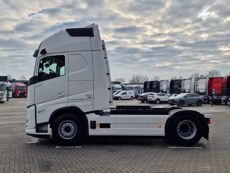 Volvo FH 13.500 Aero Globetrotter XL 4x2 - I Save - I parkcool - 2x tank - Mirror cams - Nyergesvontató: 4 kép. Volvo FH 13.500 Aero Globetrotter XL 4x2 - I Save - I parkcool - 2x tank - Mirror cams - Nyergesvontató: 4 kép.