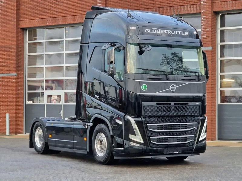 Volvo FH 13.500 Globetrotter XL 4x2 - NEW - Full spec - I parkcool - Full air - - Nyergesvontató: 1 kép. Volvo FH 13.500 Globetrotter XL 4x2 - NEW - Full spec - I parkcool - Full air - - Nyergesvontató: 1 kép.