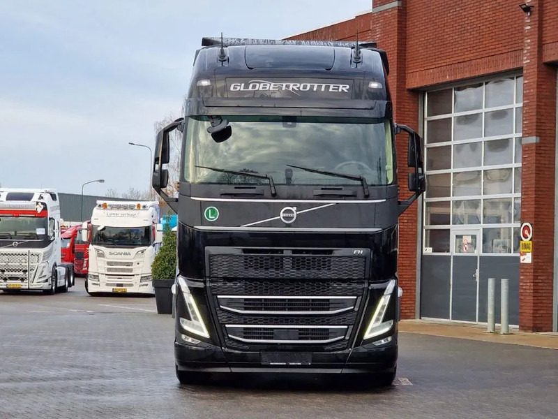 Volvo FH 13.500 Globetrotter XL 4x2 - NEW - Full spec - I parkcool - Full air - - Nyergesvontató: 2 kép. Volvo FH 13.500 Globetrotter XL 4x2 - NEW - Full spec - I parkcool - Full air - - Nyergesvontató: 2 kép.