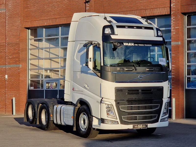 Volvo FH 13.500 Globetrotter XL 6x2 - Full air - 3.20 WB - MA VIN - Low KM - Leather - Nyergesvontató: 1 kép. Volvo FH 13.500 Globetrotter XL 6x2 - Full air - 3.20 WB - MA VIN - Low KM - Leather - Nyergesvontató: 1 kép.