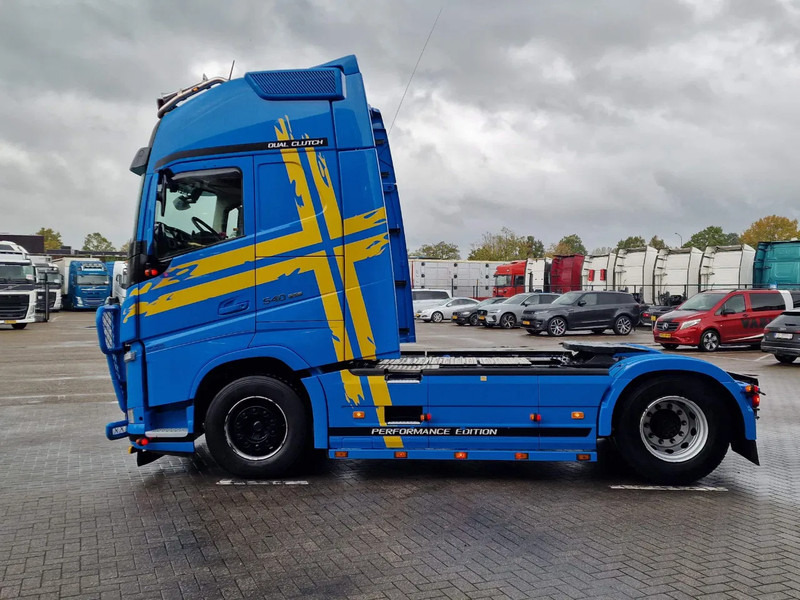 Volvo FH 13.540 Globetrotter XL 4x2 - Performance edition - I parkcool - Full air - Bull bar - Nyergesvontató: 4 kép. Volvo FH 13.540 Globetrotter XL 4x2 - Performance edition - I parkcool - Full air - Bull bar - Nyergesvontató: 4 kép.