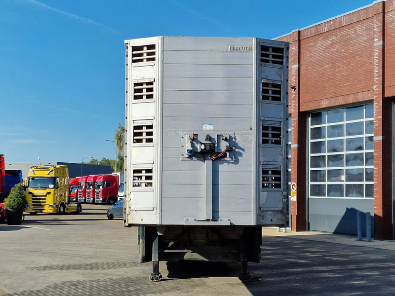 Pezzaioli 5 deck livestock trailer - Water & Ventilation - Loadlift - Folding floors - BPW Axle - 155M3 - Félpótkocsi állatszállító: 5 kép. Pezzaioli 5 deck livestock trailer - Water & Ventilation - Loadlift - Folding floors - BPW Axle - 155M3 - Félpótkocsi állatszállító: 5 kép.