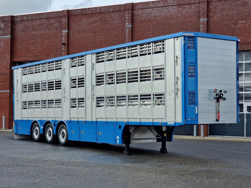 Pezzaioli New 3 stock livestock trailer 95.4M2 - Water & Ventilation - Lifting floors - Lifting roof - Lift axle - Félpótkocsi állatszállító: 2 kép. Pezzaioli New 3 stock livestock trailer 95.4M2 - Water & Ventilation - Lifting floors - Lifting roof - Lift axle - Félpótkocsi állatszállító: 2 kép.