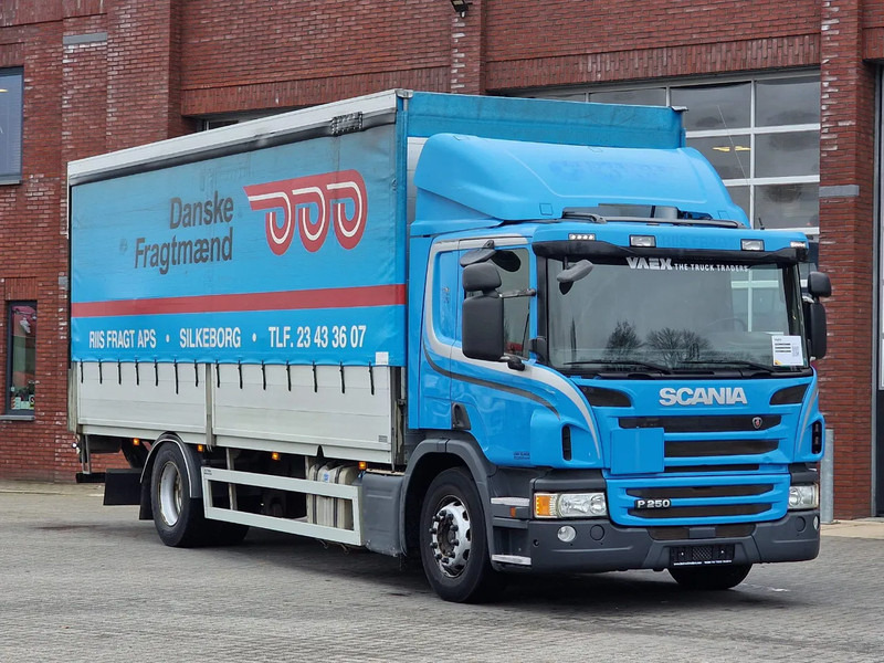 Scania P250 4x2 - Loadlift - Side boards - Full air - Euro 6 - Ponyvás teherautó: 1 kép. Scania P250 4x2 - Loadlift - Side boards - Full air - Euro 6 - Ponyvás teherautó: 1 kép.