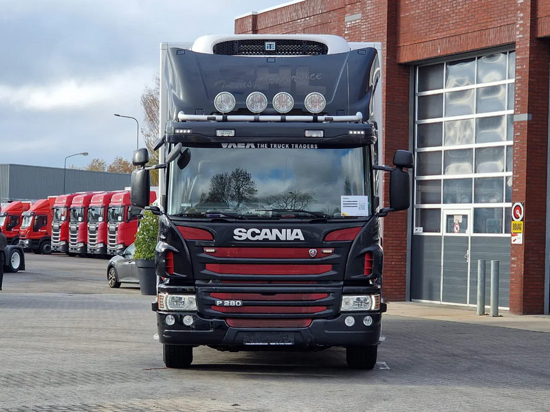 Scania P280 6x2*4 - Thermoking frigo - Loadlift - Steering axle - Full air - 5.10 WB - Hűtős teherautó: 2 kép. Scania P280 6x2*4 - Thermoking frigo - Loadlift - Steering axle - Full air - 5.10 WB - Hűtős teherautó: 2 kép.