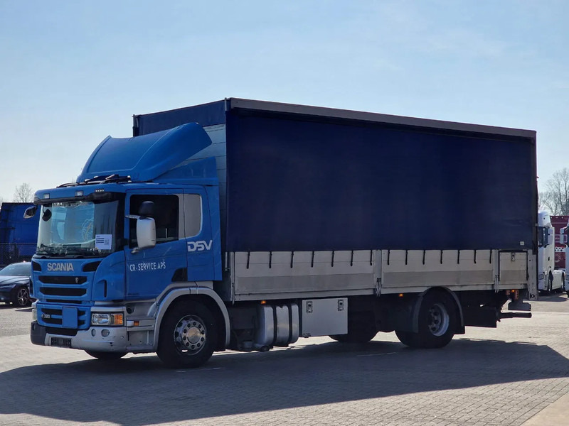 Scania P320 4x2 - Side boars - Loadlift - Full air - Navi - Ponyvás teherautó: 3 kép. Scania P320 4x2 - Side boars - Loadlift - Full air - Navi - Ponyvás teherautó: 3 kép.