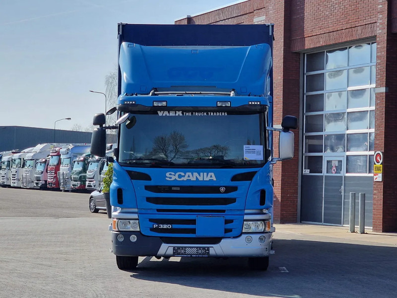 Scania P320 4x2 - Side boars - Loadlift - Full air - Navi - Ponyvás teherautó: 2 kép. Scania P320 4x2 - Side boars - Loadlift - Full air - Navi - Ponyvás teherautó: 2 kép.