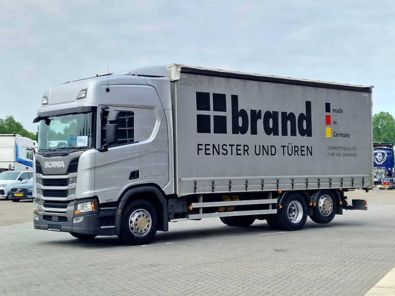Scania R410 Highline 6x2 - Curtain sider - Retarder - Night clima - Forklift connection - Ponyvás teherautó: 3 kép. Scania R410 Highline 6x2 - Curtain sider - Retarder - Night clima - Forklift connection - Ponyvás teherautó: 3 kép.