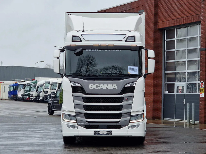 Scania R540 NGS 6x2 - Thermoking Bi Temp Frigo - Schmiz koffer - Retarder - Full air - Leather - Led - Navi - Hőszigetelt teherautó: 2 kép. Scania R540 NGS 6x2 - Thermoking Bi Temp Frigo - Schmiz koffer - Retarder - Full air - Leather - Led - Navi - Hőszigetelt teherautó: 2 kép.
