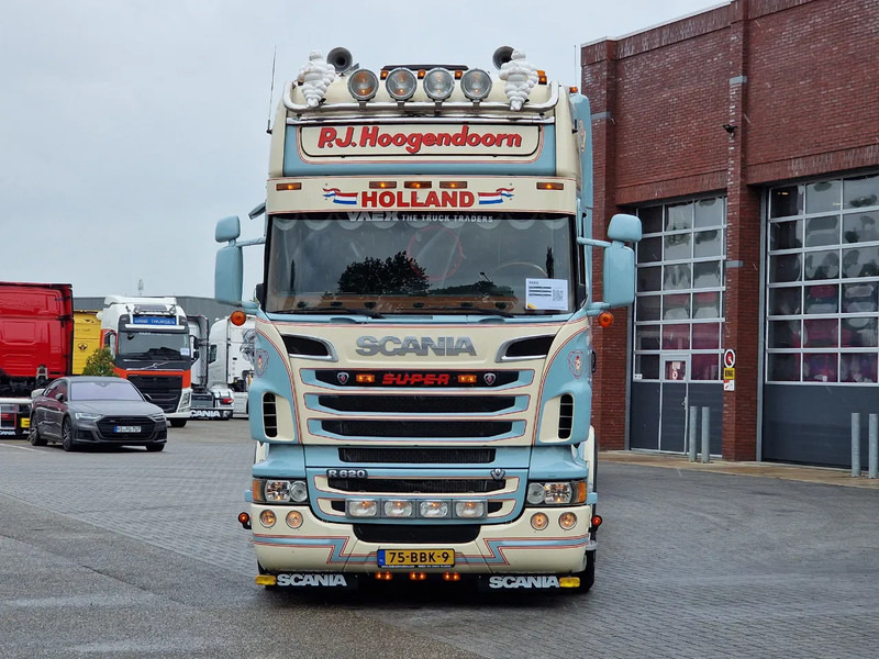Scania R620 Topline 8x4 - Retarder - Full air - Custom interior - Show truck - HUB reduction - Alvaz teherautó: 2 kép. Scania R620 Topline 8x4 - Retarder - Full air - Custom interior - Show truck - HUB reduction - Alvaz teherautó: 2 kép.