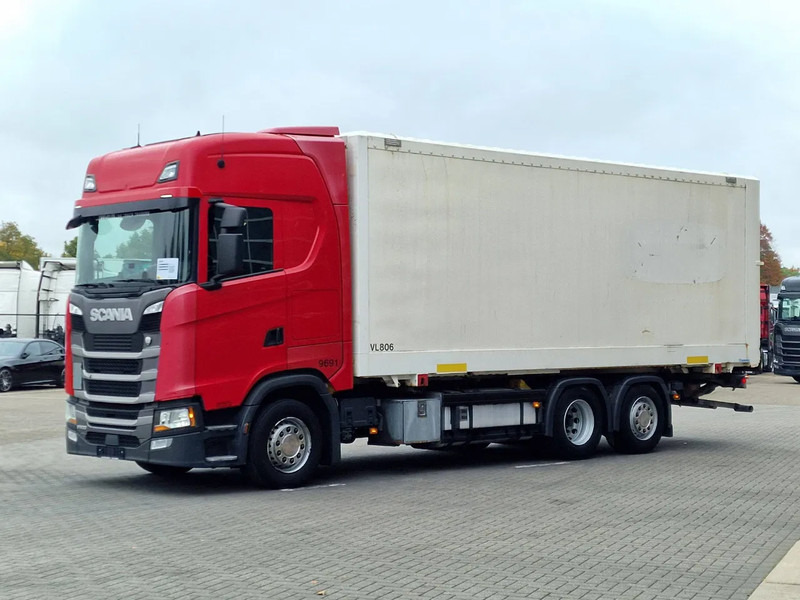 Scania S500 NGS B6X2NB BDF / Box / Loadinglift / Full air / retarder - Dobozos felépítményű teherautó: 3 kép. Scania S500 NGS B6X2NB BDF / Box / Loadinglift / Full air / retarder - Dobozos felépítményű teherautó: 3 kép.