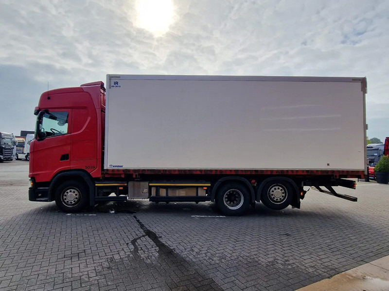 Scania S500 NGS Highline 6x2 - BDF - Full air - Loadlift - Box - Navi - Retarder - Cserefelépítményes teherautó: 4 kép. Scania S500 NGS Highline 6x2 - BDF - Full air - Loadlift - Box - Navi - Retarder - Cserefelépítményes teherautó: 4 kép.