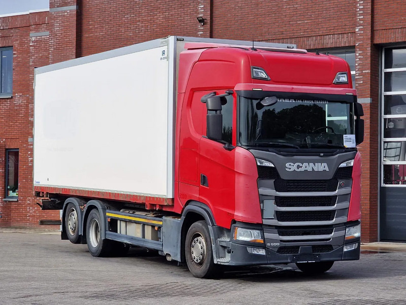 Scania S500 NGS Highline 6x2 - BDF - Full air - Loadlift - Box - Navi - Retarder - Cserefelépítményes teherautó: 1 kép. Scania S500 NGS Highline 6x2 - BDF - Full air - Loadlift - Box - Navi - Retarder - Cserefelépítményes teherautó: 1 kép.
