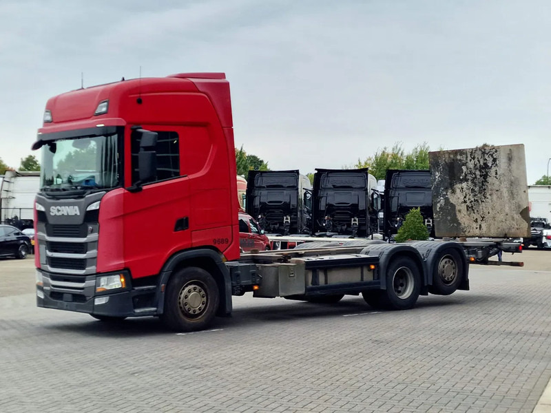 Scania S500 NGS Highline 6x2 - BDF - Full air - Loadlift - Navi - Retarder - Cserefelépítményes teherautó: 3 kép. Scania S500 NGS Highline 6x2 - BDF - Full air - Loadlift - Navi - Retarder - Cserefelépítményes teherautó: 3 kép.