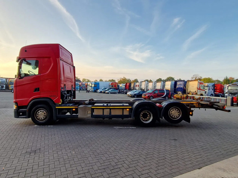 Scania S500 NGS Highline 6x2 - BDF - Full air - Navi - Retarder - Cserefelépítményes teherautó: 4 kép. Scania S500 NGS Highline 6x2 - BDF - Full air - Navi - Retarder - Cserefelépítményes teherautó: 4 kép.